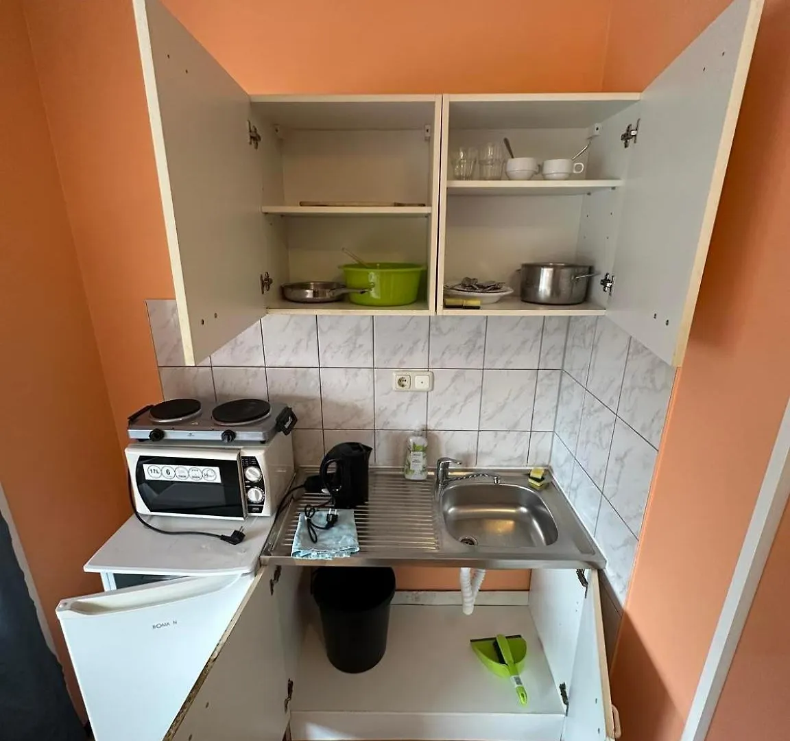 Low Budget Olympia Park Aparthotel Munich 0*,