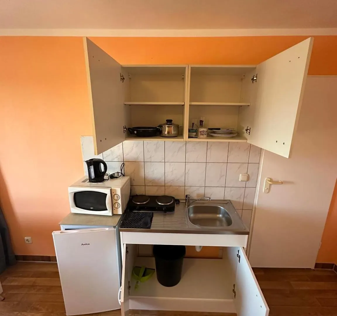 Low Budget Olympia Park Aparthotel Munich 0*,