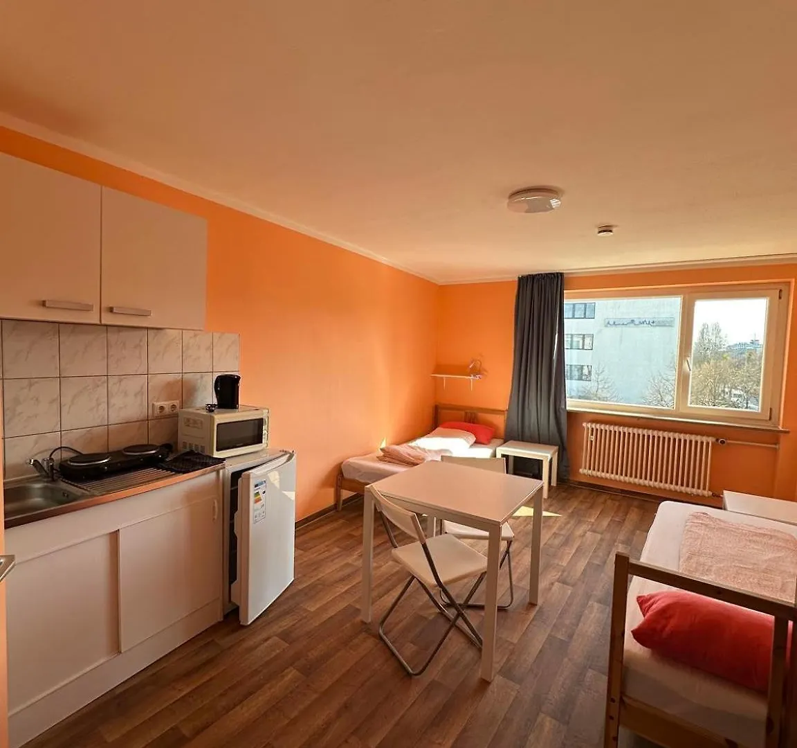 Low Budget Olympia Park Aparthotel Munich 0*,