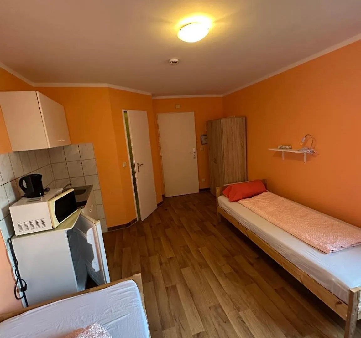 Low Budget Olympia Park Aparthotel Munich 0*,